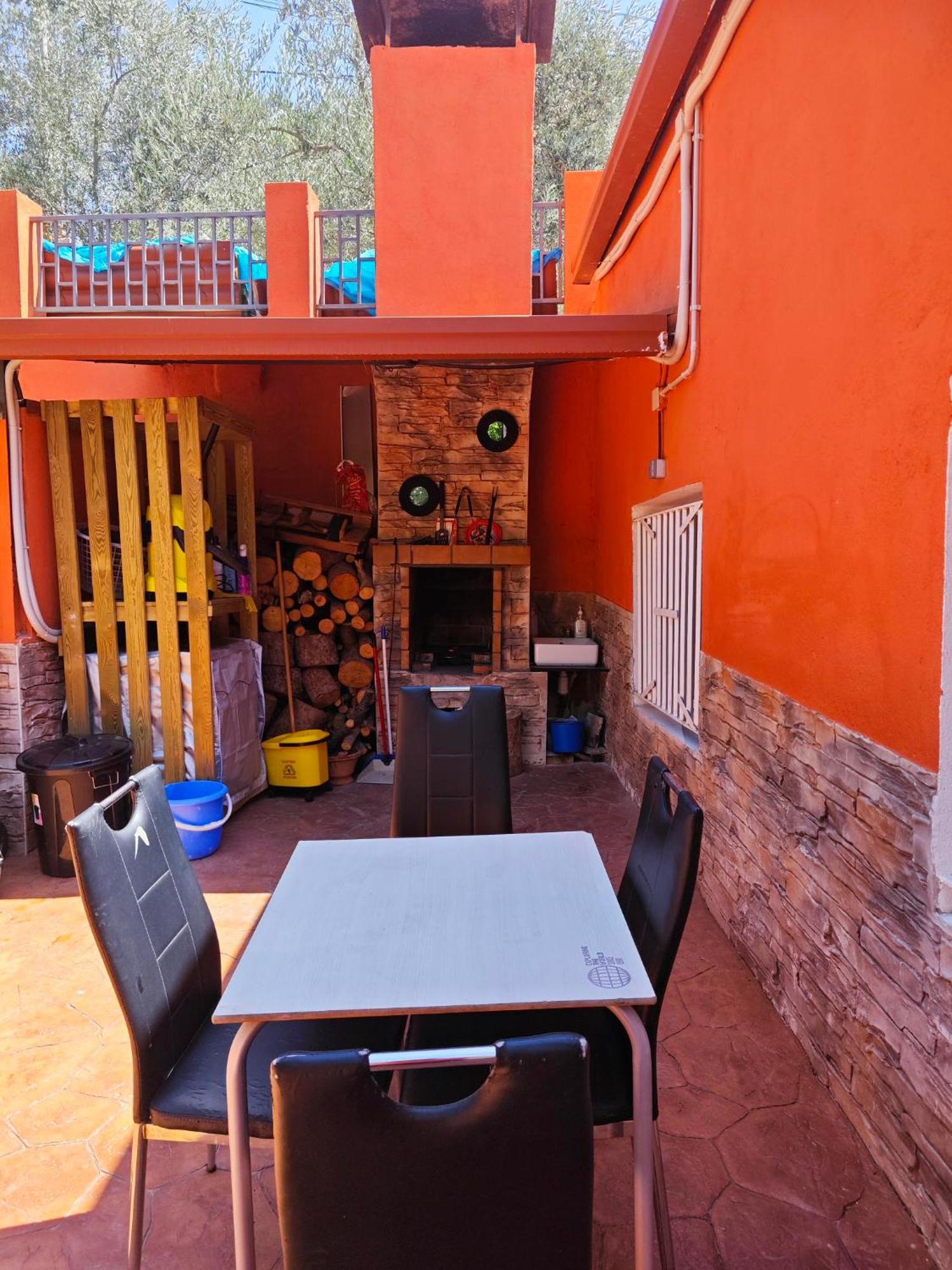 Relax House Barcelone Villa Sant Esteve Sesrovires Exterior photo
