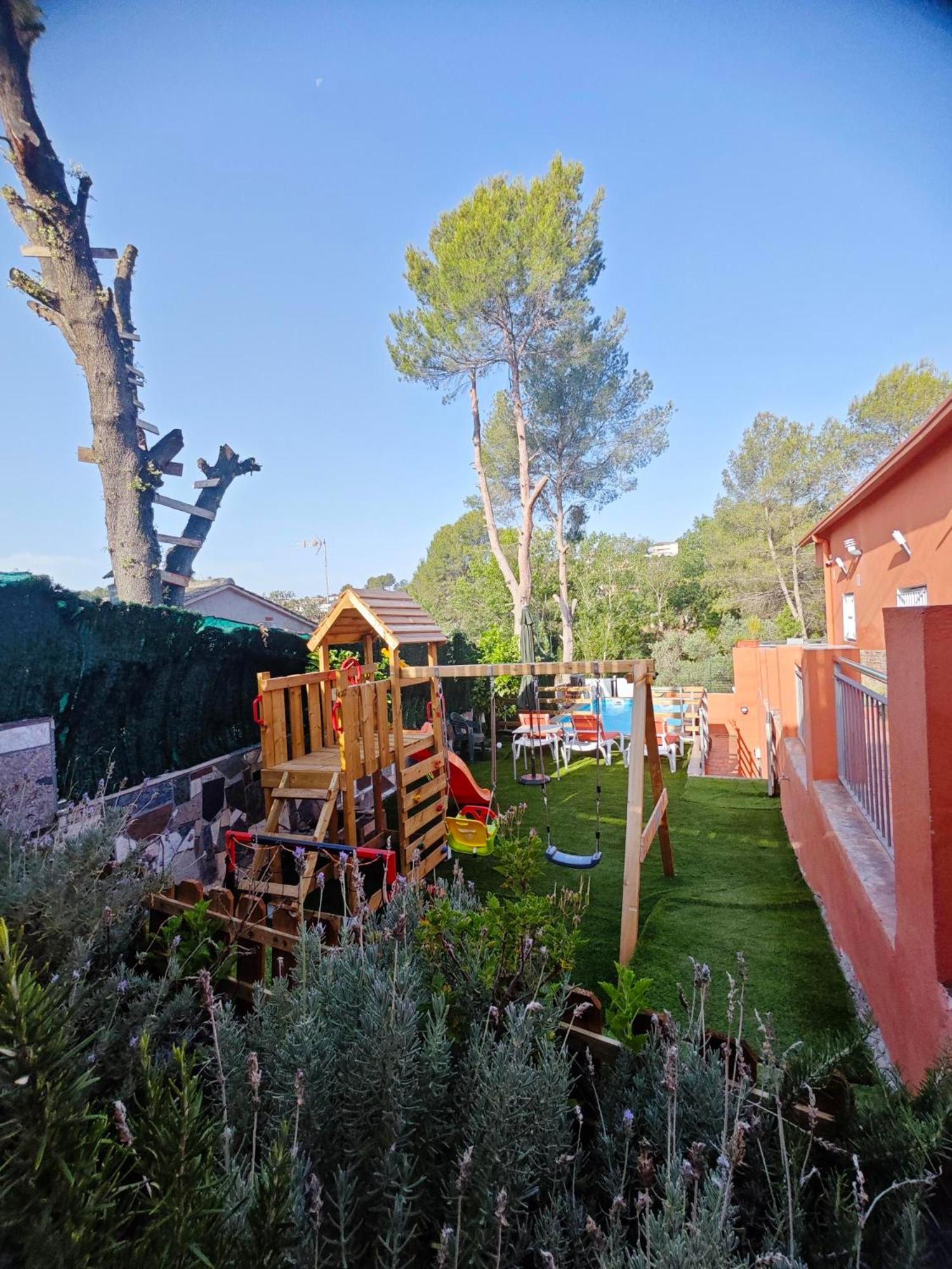 Relax House Barcelone Villa Sant Esteve Sesrovires Exterior photo