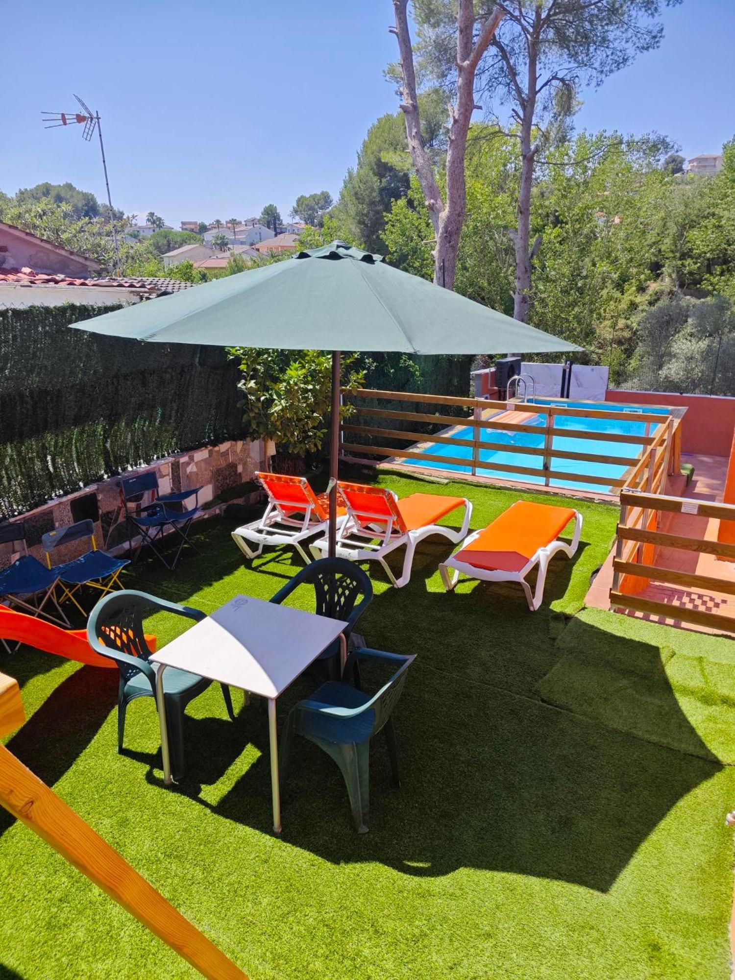 Relax House Barcelone Villa Sant Esteve Sesrovires Exterior photo