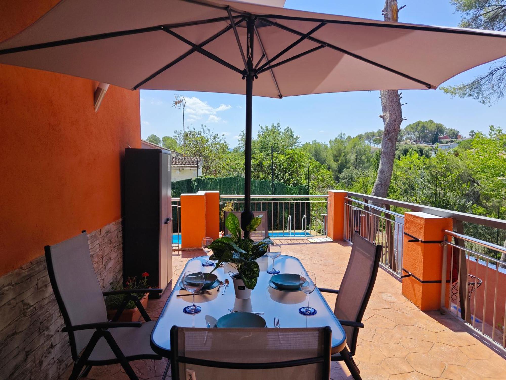 Relax House Barcelone Villa Sant Esteve Sesrovires Exterior photo