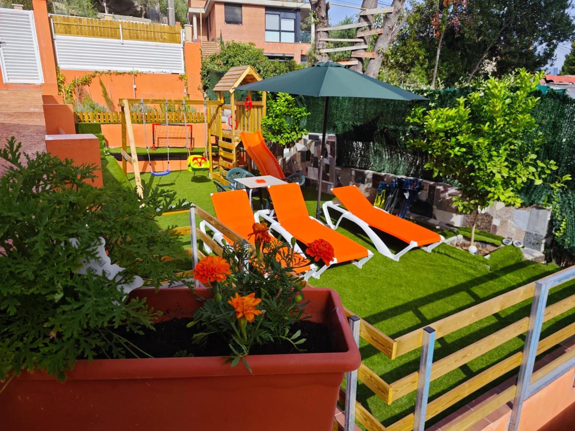 Relax House Barcelone Villa Sant Esteve Sesrovires Exterior photo